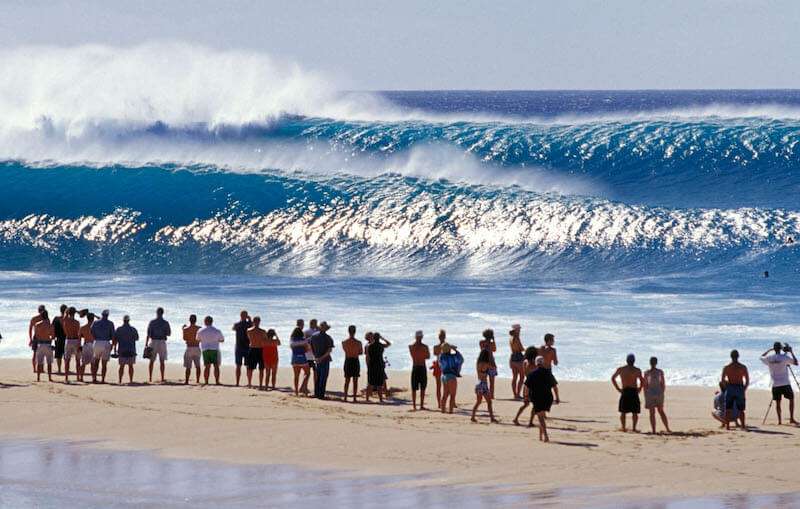 Big waves at Pipeline, north shore, Oahu, Hawaii 
